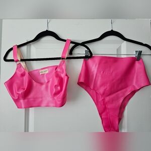 Latex Set Hot Pink